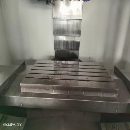 到货同款两台德扬850加工中心 三菱M70系统 三轴重型滚柱线轨 主.